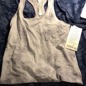 NWT lululemon Swiftly Tech Racerback. Race length. Size 8. MRDR